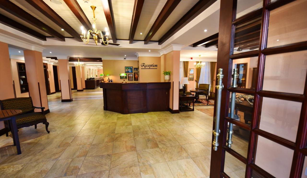 Casa Solada Hotel Kampala Buitenkant foto