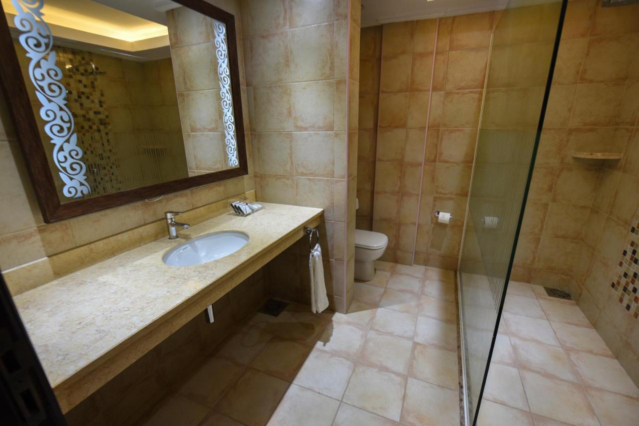 Casa Solada Hotel Kampala Buitenkant foto