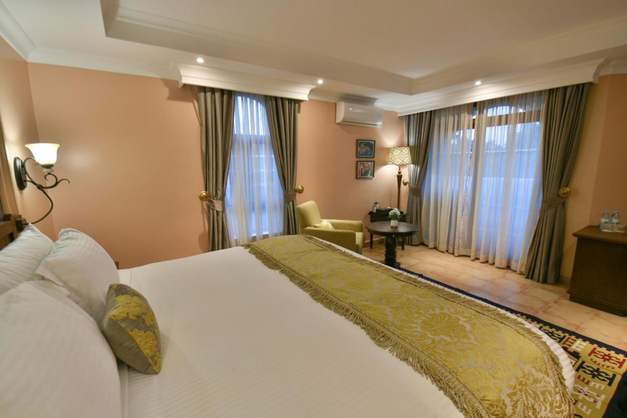 Casa Solada Hotel Kampala Buitenkant foto