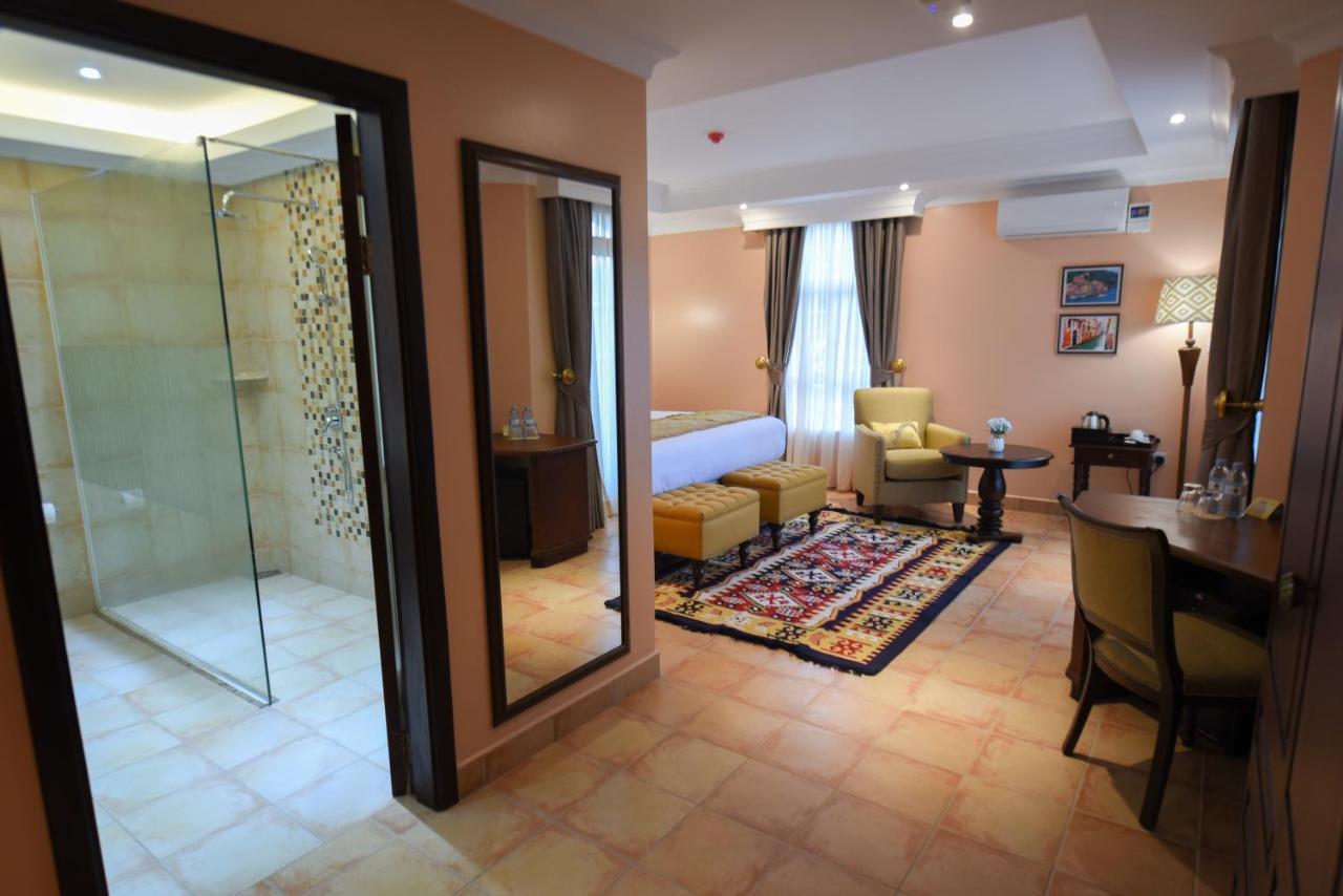 Casa Solada Hotel Kampala Buitenkant foto